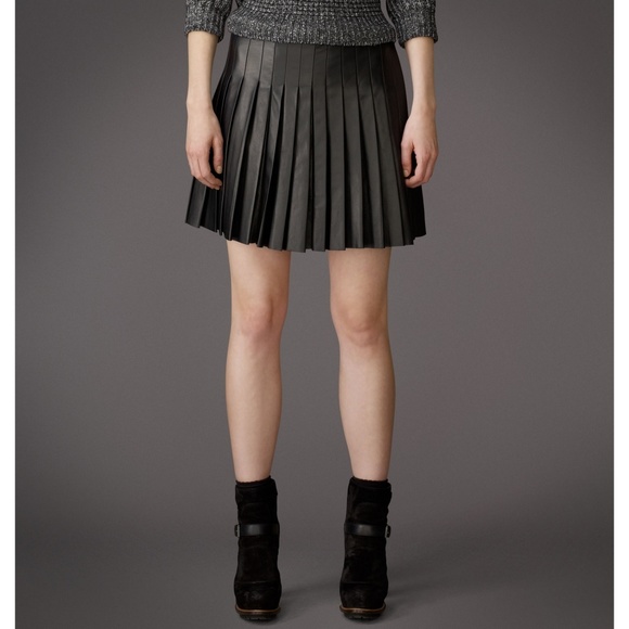 🚫SOLD🚫 Belstaff Pleated Leather Skirt - Picture 4 of 8